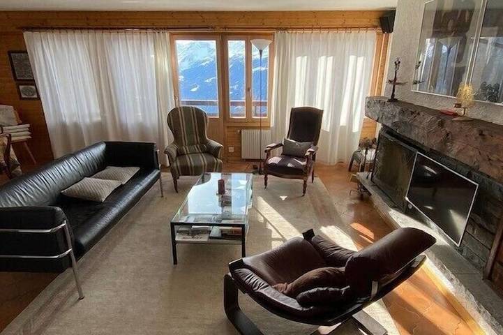 Gîte pour 5 personnes, avec balcon dans Chandolin