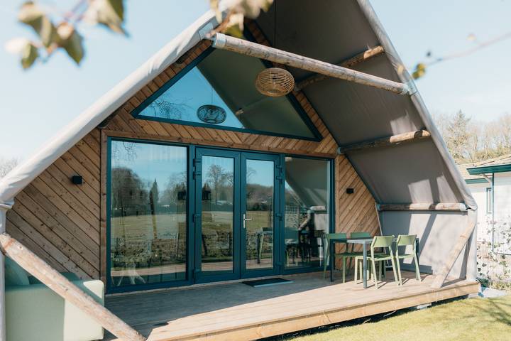 Glamping voor 6 personen, met Terras en Kinderzwembad in Gelderland