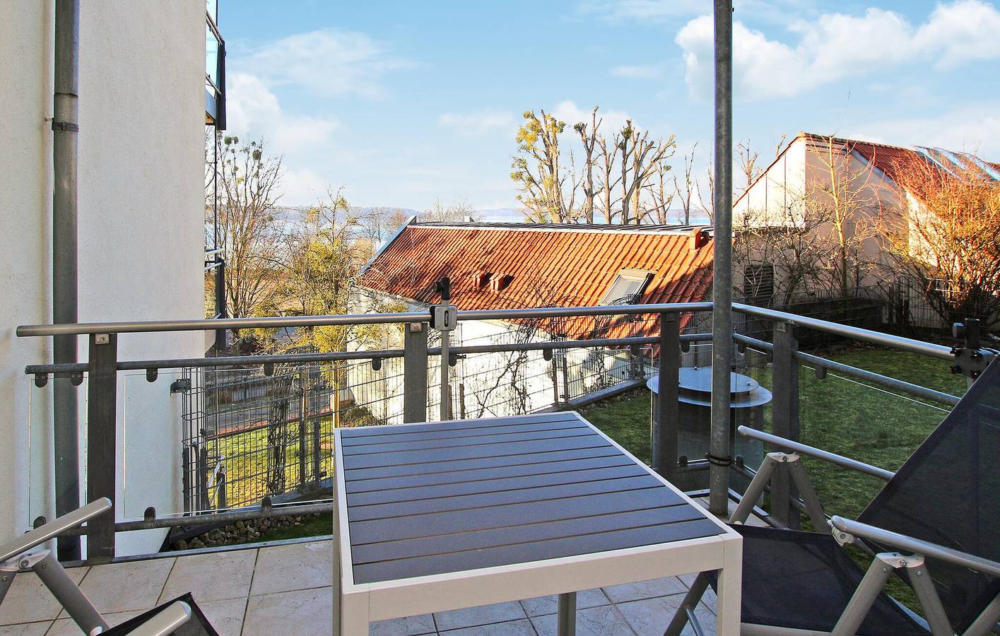 Apartamento vacacional entero, Acogedor refugio junto a la playa con aparcamiento y WiFi in Waren (Müritz), Lago Müritz