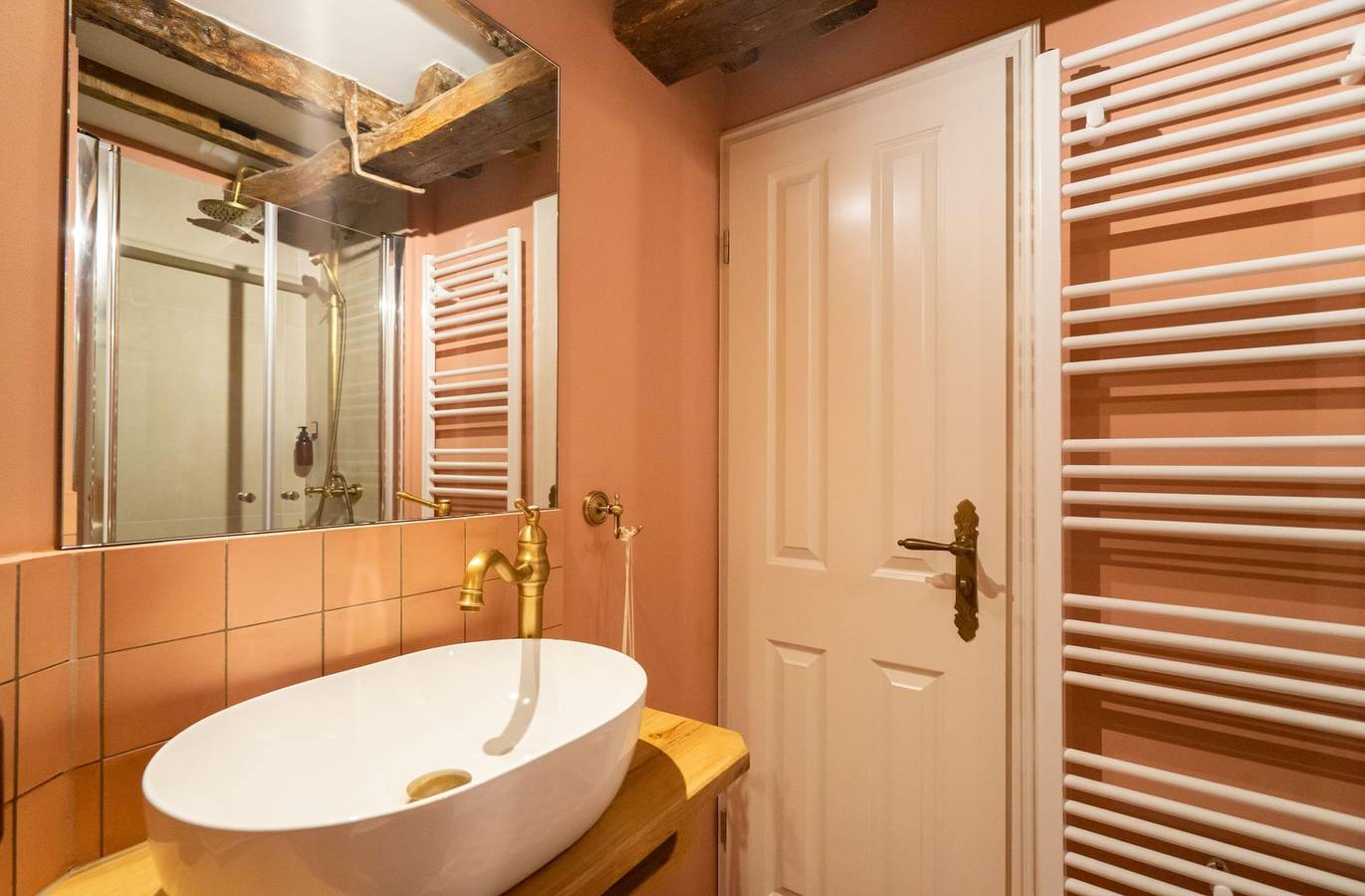 Dienstmädchen (Zimmer 51) in Wetzlar, Lahn-Dill-Kreis