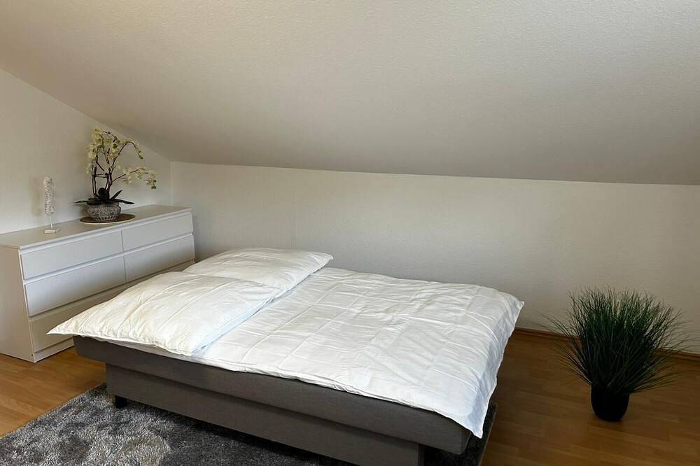 Ganze Wohnung, Gemütliche Dachgeschosswohnung in 77978 Schuttertal für bis zu 4 Personen in Schuttertal, Mittlerer Schwarzwald