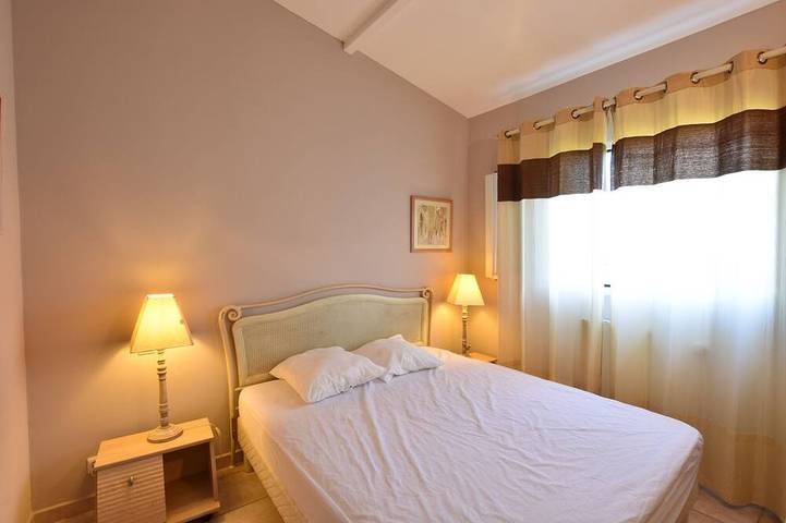 Location de vacances pour 10 personnes, avec jardin ainsi que piscine et terrasse dans Tarco - 4