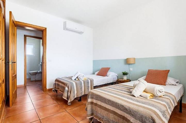 Villa Casa Nova, Piscina, Wifi, Ac gratis in Binissafuller, Sant Lluís