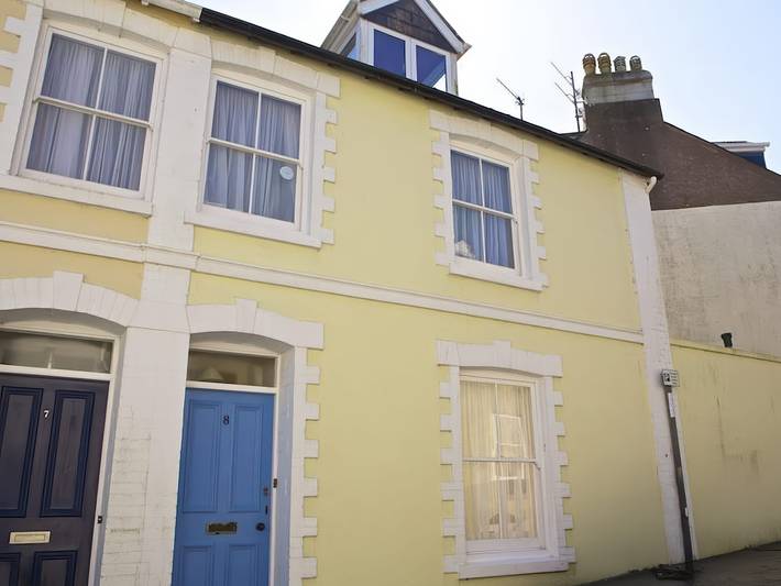 8 Church Street in Salcombe, South Devon