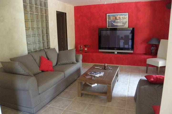 Gîte pour 4 personnes, avec jardin ainsi que piscine et terrasse à Alata - 4