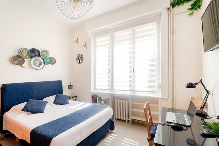 Entire apartment, 2-Bedroom Apartment at Le Moulin d'Or in Central Lille, Near Lille Flandre Train Station in Lille, Lille region