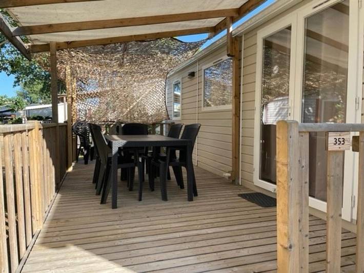 Camping pour 6 personnes, avec Jacuzzi et Terrasse ainsi que Bassin pour enfant et Piscine à Narbonne - 4