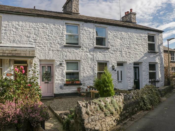 Log cabin for 2 people, with garden in Kendal