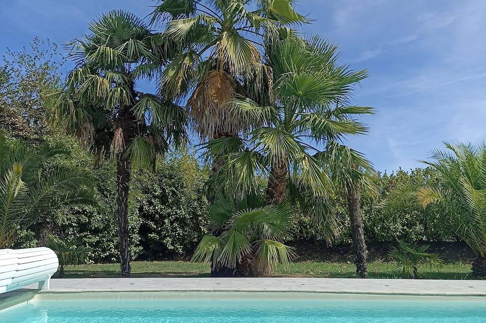 Gîte with swimming pool pays basque - landes in Cauneille, Dax en omgeving