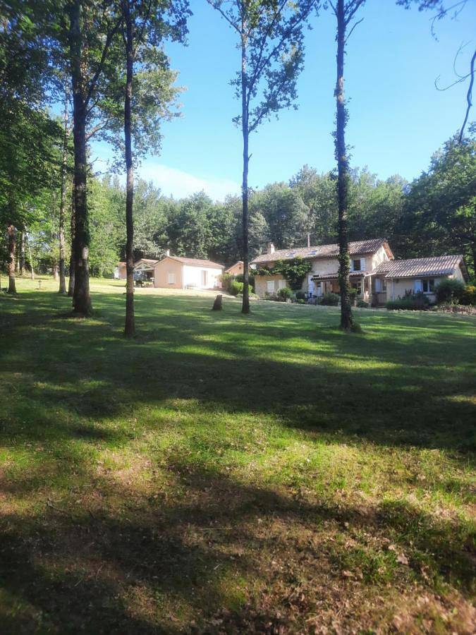 Chambre d’hôte pour 4 personnes, avec jardin et vue à Lacropte