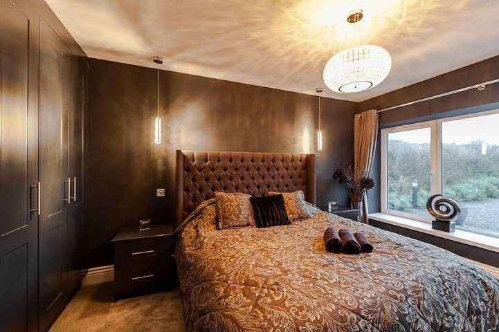 Vues sur l'océan, kinsale Maison 6 chambres, 5 salles de bains, gazebo, salle de jeux pour enfants, 20 couchages in Comté de Cork