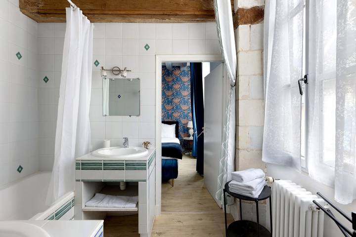 Bed & Breakfast 'Chambre d'hôtes Les Acanthes' mit Gemeinschaftspool, Terrasse & Wlan in Beaufort-en-Vallée, Angers und Umgebung