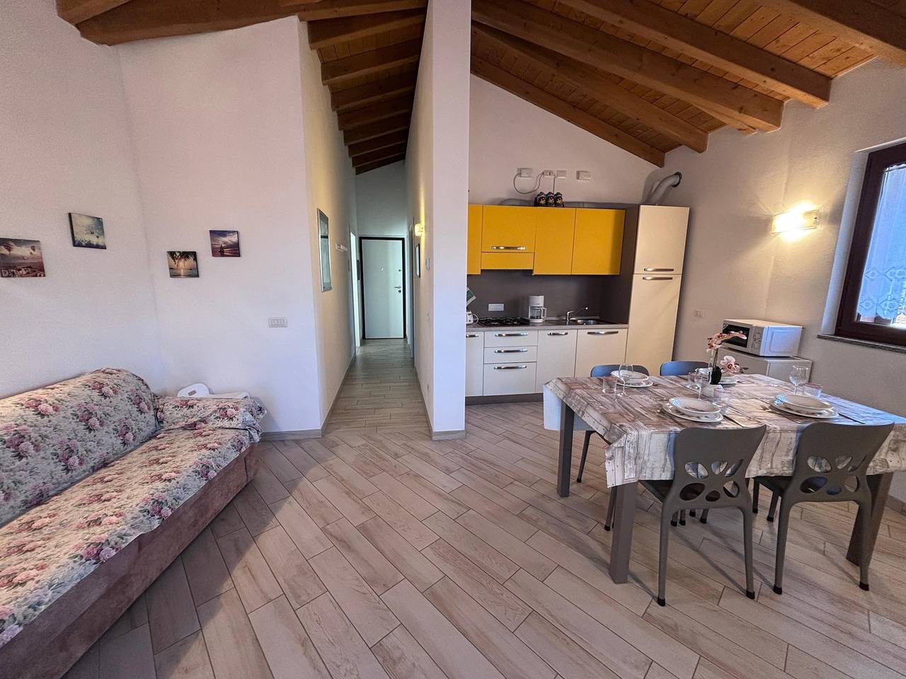 Appartement entier, Appartement avec vue sur le lac à Brezzo di Bedero in Bedero, Brezzo di Bedero