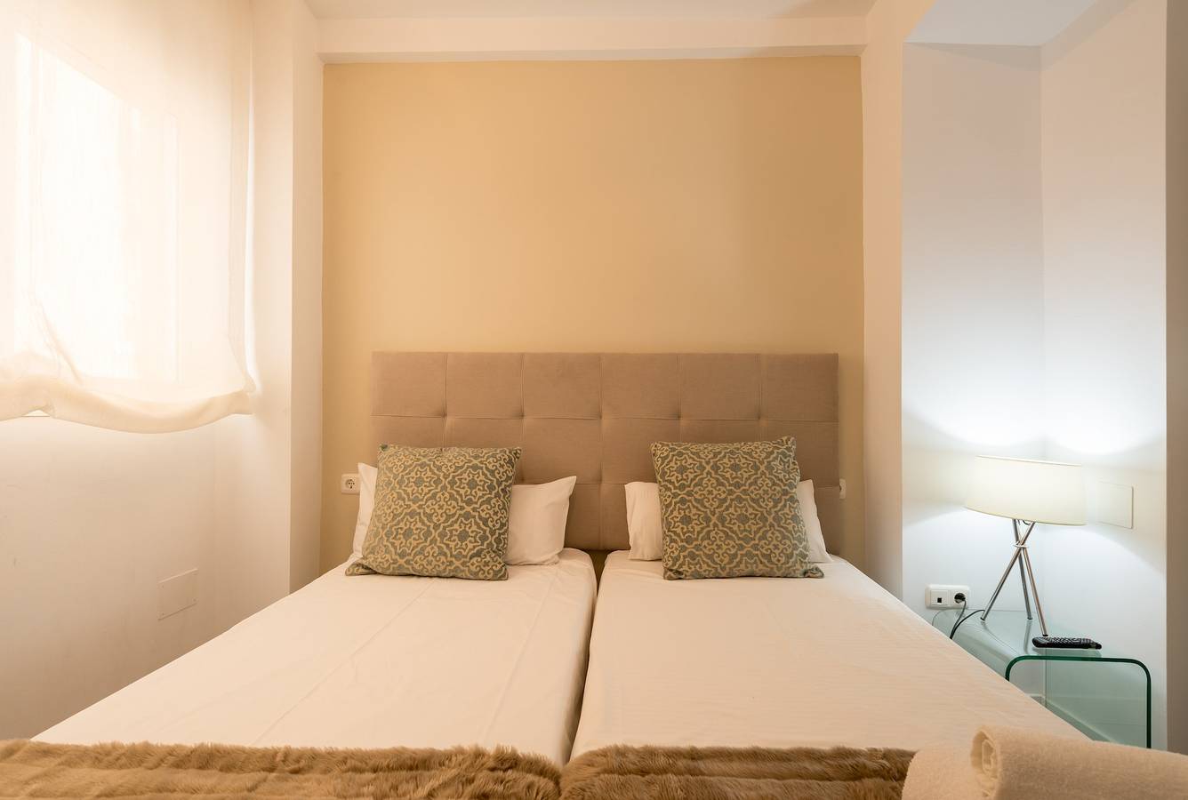 Entire apartment, Holiday apartment for 8 people in Málaga Central District, Malaga