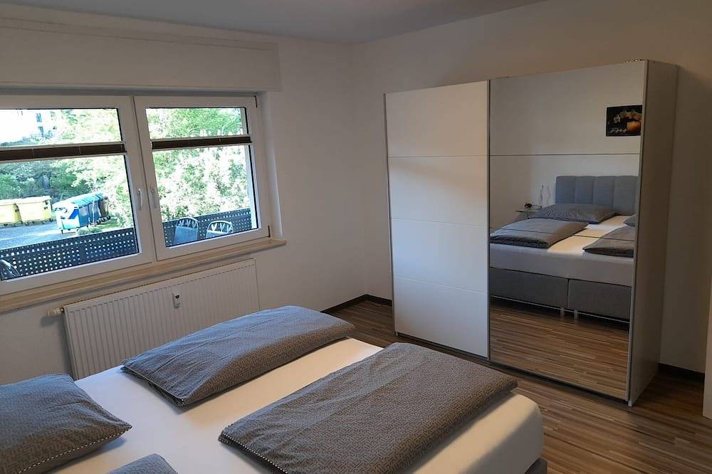 Ganze Wohnung, Moderne Ferienwohnung mit Balkon in Schöllkrippen, Spessart-Mainland