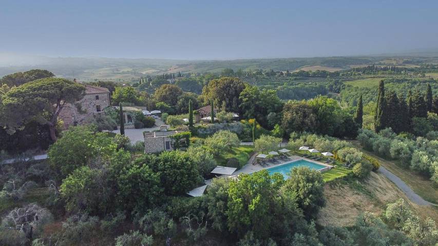 Agriturismo per 2 persone, con Terrazza e Idromassaggio nonché Giardino e Piscina a Chiusi