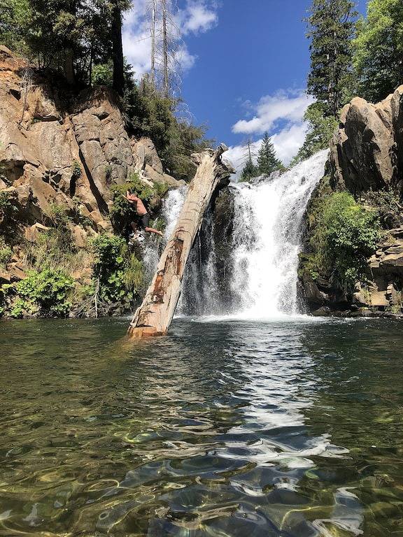 The Terrace House, country living. in Shasta County