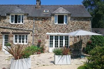 Gîte pour 7 personnes, avec jardin à Le Minihic-sur-Rance