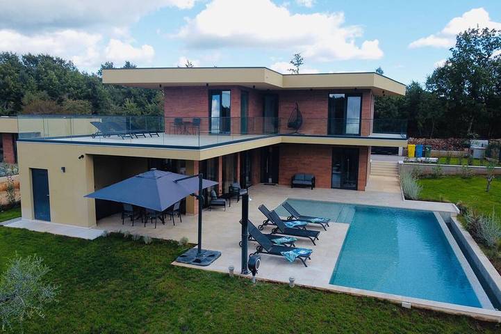 Ferienhaus für 8 Personen, mit Pool