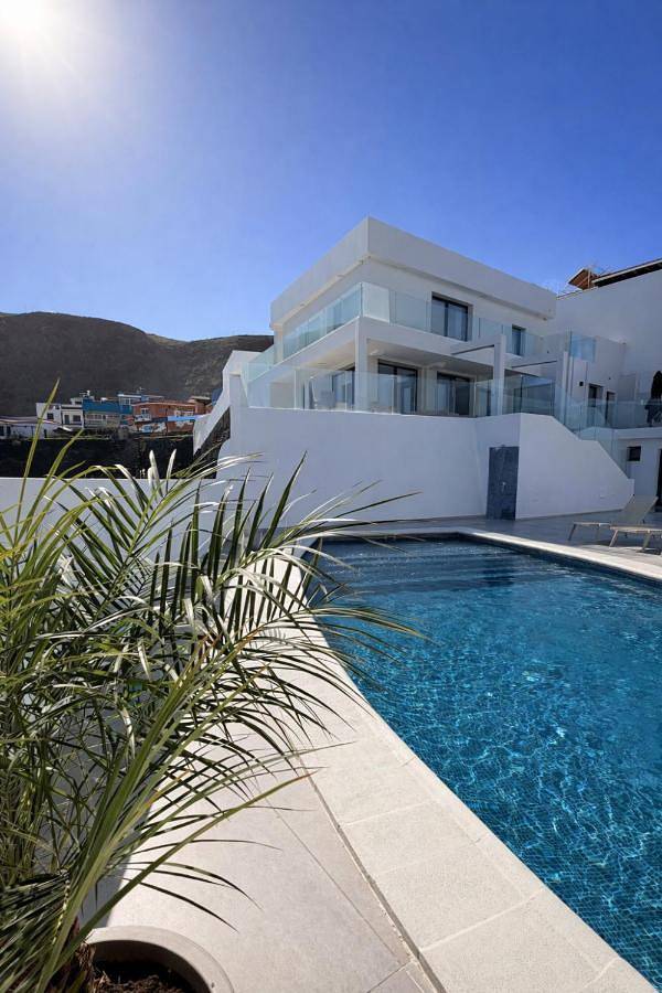 Casa rural para 10 personas, con vistas además de piscina y balcón en San Juan de la Rambla