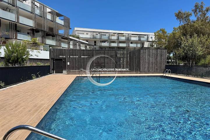 Gîte pour 6 personnes, avec terrasse et piscine dans Zone nature des vieux salins d'Hyères