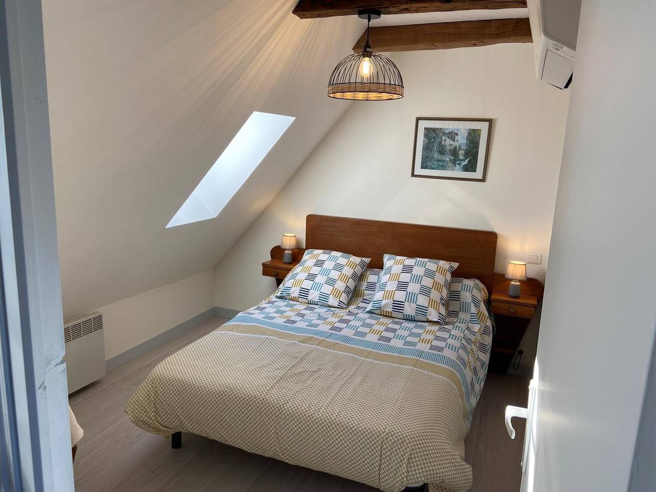 Cozy Gite with TV, Garden, 2BR, Wifi, Near Le Gareloup Lake in Darazac, Tulle region