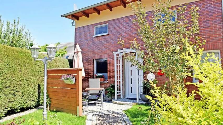 Ferienwohnung für 2 Personen, mit Garten in Altefähr