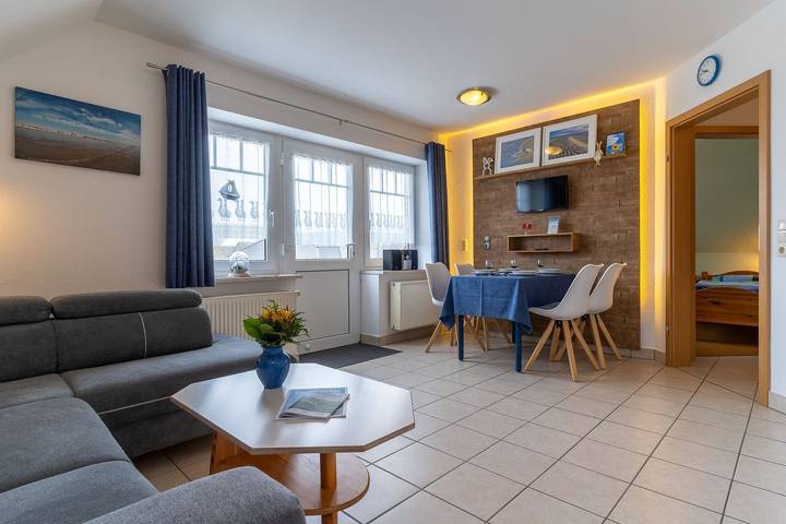 Ferienwohnung für 4 Personen, mit Balkon und Garten in Tating