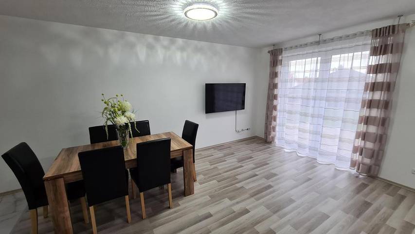 Ferienwohnung für 8 Personen, mit Terrasse und Garten sowie Ausblick in Sarstedt - 4