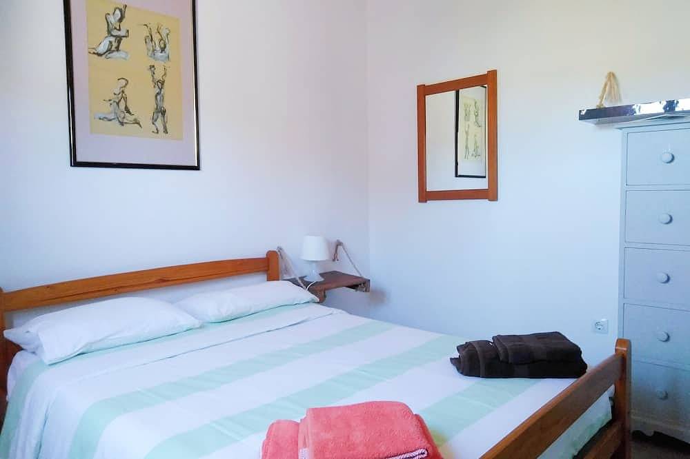 Haus im Dorf ,2016 total renoviert,6 Personen (5min Fahrzeit zum Strand) in Raposeira, Vila do Bispo