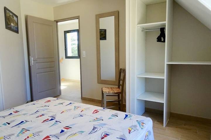 Plage à 30 mètres, 3 chambres, 2Wc, Charges Comprises, Jardin et Parking Privé in Barneville-Carteret, Côte de la Déroute