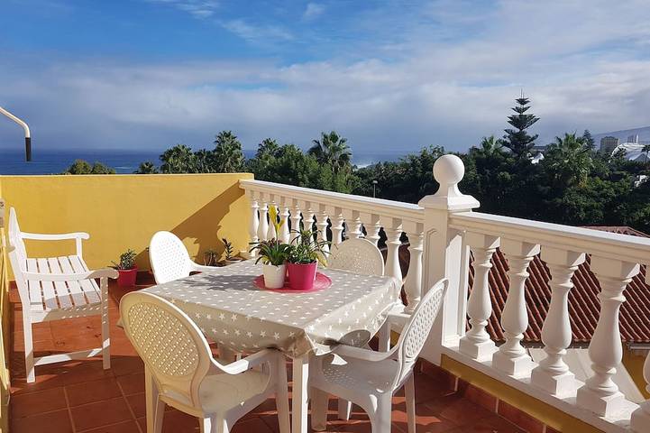 Vacation rental for 5 people, with pool and balcony in Tenerife