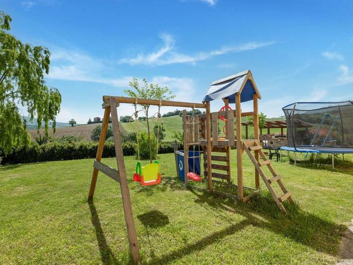 Ferienwohnung für 6 Personen, mit Terrasse und Garten sowie Pool in Marche - 4