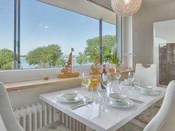 Ferienwohnung für 2 Personen, mit Seeblick und Balkon sowie Ausblick, mit Haustier in Heiligenhafen