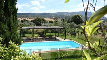 Chalet para 4 personas, con piscina además de jardín y vistas, Se admiten mascotas en Comarca de Trujillo