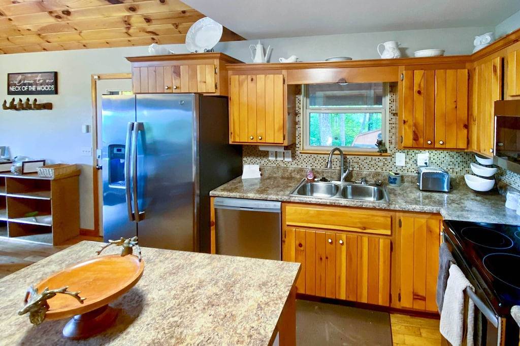 Picturesque Murphy Cabin w/ Fire Pit & Views! in Cherokee County