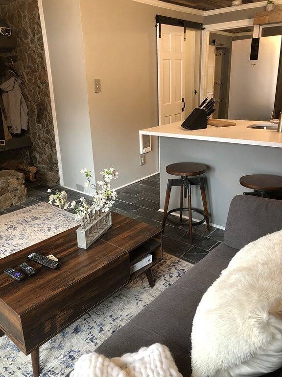 Ganze Wohnung, Completely Remodeled-- 1/1 just 2 blocks from the base! in Angel Fire, Colfax County