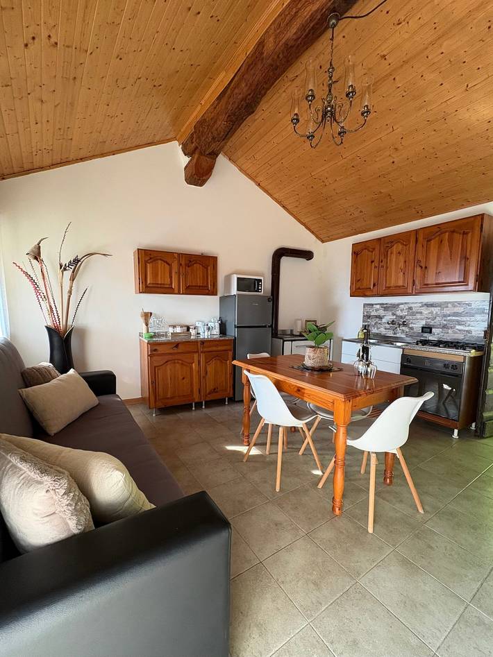 Ganze Wohnung, Baitavelo – Exklusives Rückzugsort für Paare am Monte Velo – Nur für Erwachsene in Arco, Gardasee-Berge