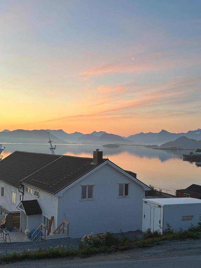 Ferienhaus für 5 Personen, mit Balkon und Terrasse sowie Garten und Ausblick in Meløy