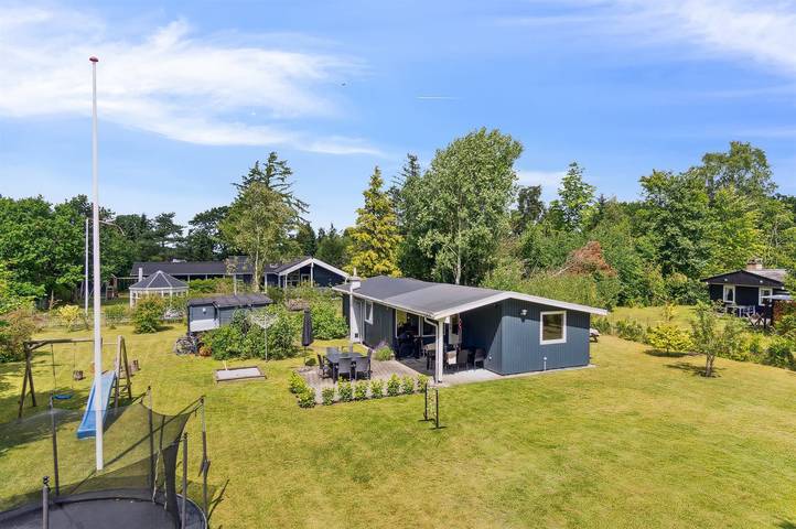 Ferieudlejning for 5 personer, med terrasse, husdyr tilladt i Fjellerup Strand