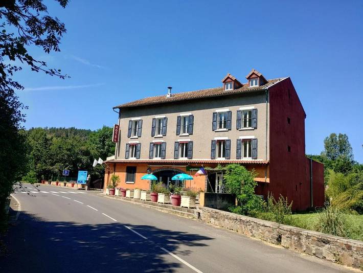 Hôtel pour 2 personnes, avec vue et jardin, animaux acceptés à Blesle - 2