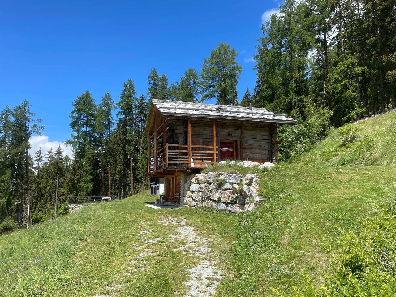 Zeitgenössisches Chalet in Mont-Noble mit Bergblick. in Mase, Mont-Noble