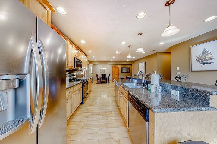 Vacation rental for 8 people, with yard and hot tub as well as balcony in Keystone