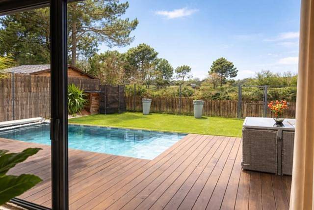 Villa pour 5 personnes, avec jardin ainsi que terrasse et piscine - 1