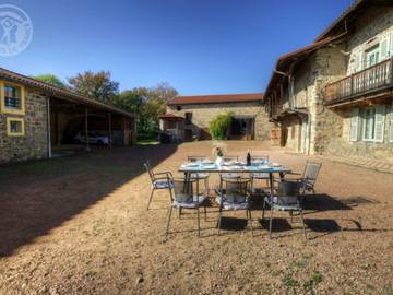 Gîte for 15 People in Luré, Roanne region, Photo 4