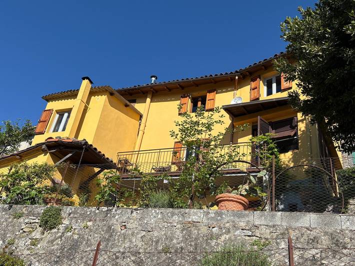 Ferienhaus für 6 Personen, mit Balkon und Terrasse sowie Garten in Molazzana