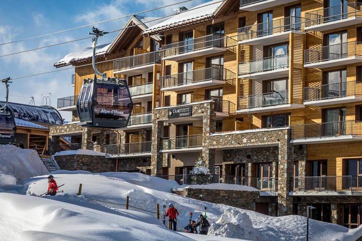 Appart’hôtel pour 4 personnes, avec Balcon et Terrasse ainsi que Jacuzzi et Piscine à Huez