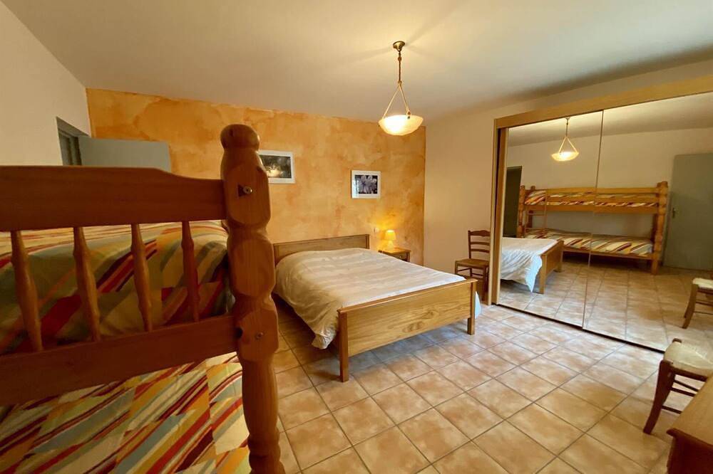 Entire apartment, Gîte 1332 - Château Villemagne in Lagrasse, Parc naturel régional Corbières-Fenouillèdes