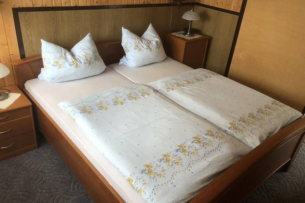 Ganze Wohnung, Ferienbungalow Familie Pohl - Ferienbungalow, Dusche, 1 Schlafzimmer in Banzkow, Ludwigslust-Parchim