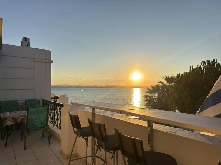 Gîte pour 6 personnes, avec Balcon et Terrasse ainsi que Jardin et Vue dans Érétrie